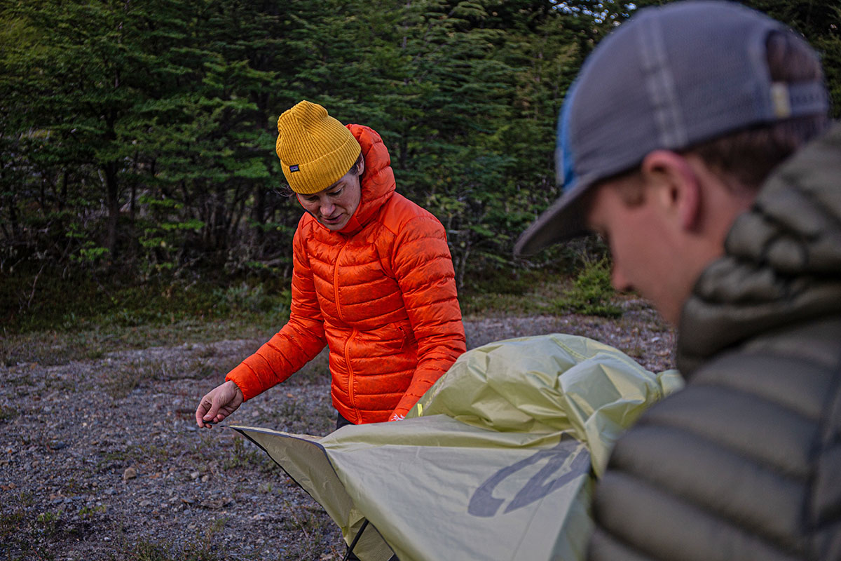 Arc'teryx Cerium SV Hoody (pitching tent)